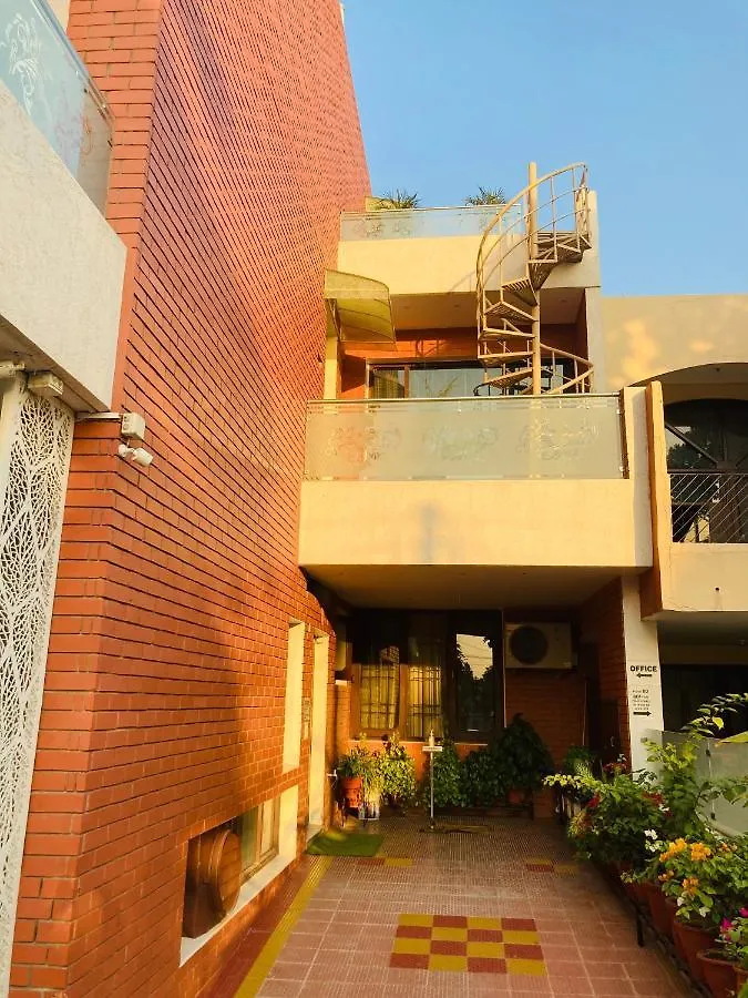 Private Room With Balcony, Wifi And Smart Tv Panchkula 0*,